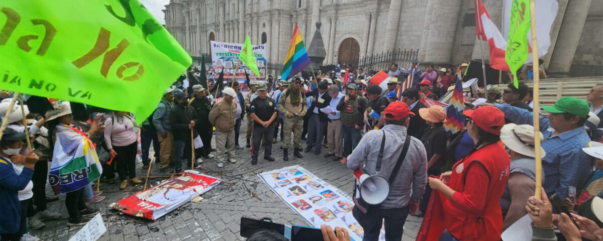Autoconvocados y gremios de Arequipa salieron ayer a las calles