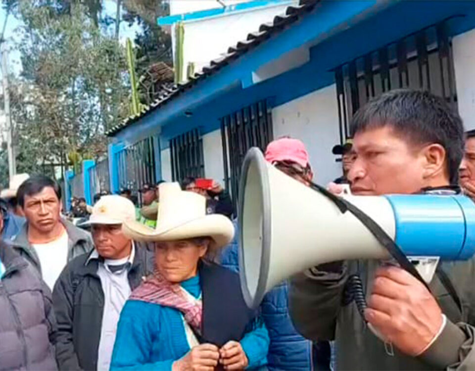 Dirigentes y usuarios se movilizan contra Yanacocha